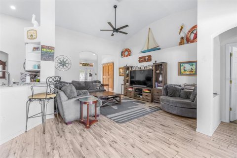 House in Fish Hawk, Florida 4 bedrooms, 232.07 sq.m. № 2354522 - photo 21