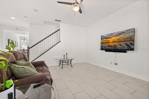 Touwnhouse à louer à Windermere, Floride: 3 chambres, 157.93 m2 № 2167773 - photo 11