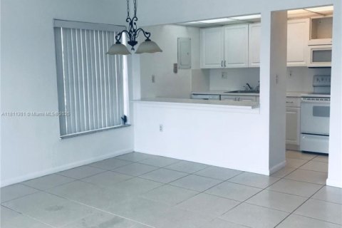 Купить кондоминиум в Хайалиа, Флорида 2 спальни, 88.26м2, № 2012689 - фото 2