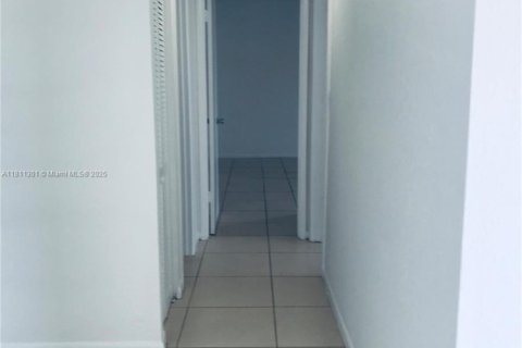 Купить кондоминиум в Хайалиа, Флорида 2 спальни, 88.26м2, № 2012689 - фото 7