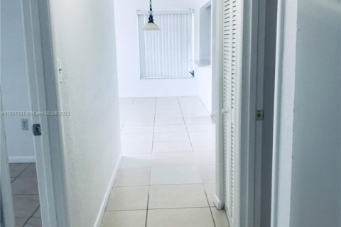 Купить кондоминиум в Хайалиа, Флорида 2 спальни, 88.26м2, № 2012689 - фото 16