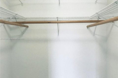 Купить кондоминиум в Хайалиа, Флорида 2 спальни, 88.26м2, № 2012689 - фото 9