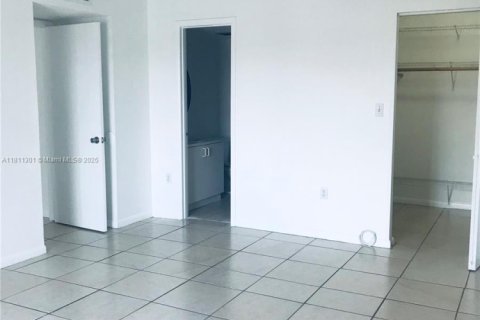 Купить кондоминиум в Хайалиа, Флорида 2 спальни, 88.26м2, № 2012689 - фото 8