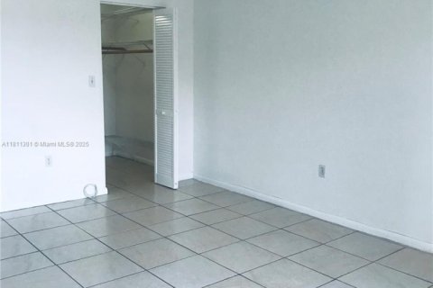 Купить кондоминиум в Хайалиа, Флорида 2 спальни, 88.26м2, № 2012689 - фото 12