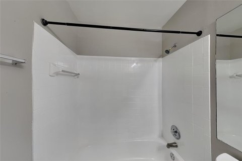 Villa ou maison à louer à Brandon, Floride: 3 chambres, 131.27 m2 № 2386697 - photo 13