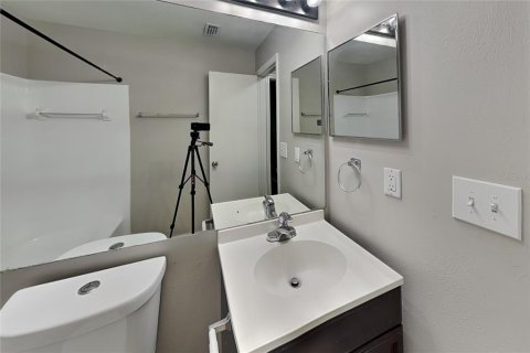 Villa ou maison à louer à Brandon, Floride: 3 chambres, 131.27 m2 № 2386697 - photo 12