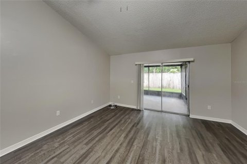 Villa ou maison à louer à Brandon, Floride: 3 chambres, 131.27 m2 № 2386697 - photo 2