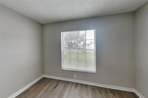 Villa ou maison à louer à Brandon, Floride: 3 chambres, 131.27 m2 № 2386697 - photo 11