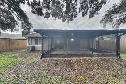 Villa ou maison à louer à Brandon, Floride: 3 chambres, 131.27 m2 № 2386697 - photo 15