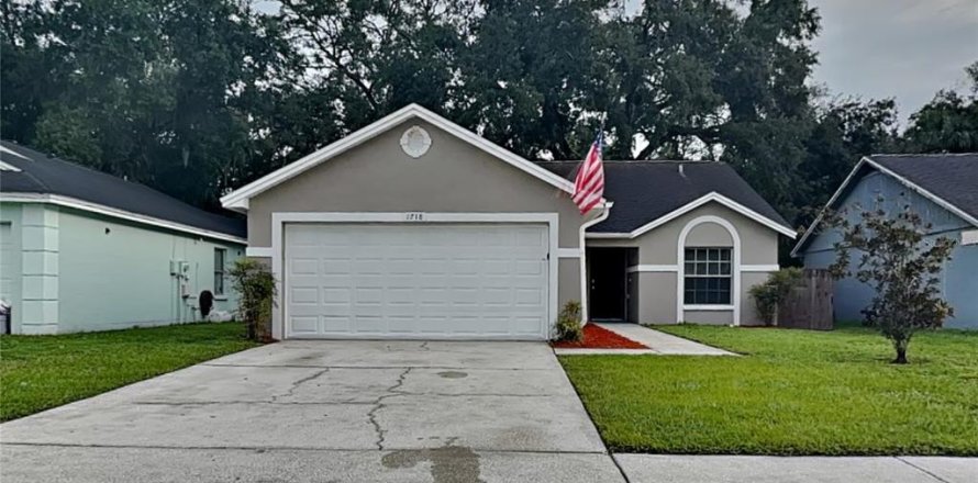 Villa ou maison à Brandon, Floride 3 chambres, 131.27 m2 № 2386697
