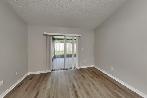 Villa ou maison à louer à Brandon, Floride: 3 chambres, 131.27 m2 № 2386697 - photo 6