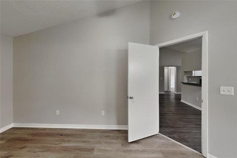 Villa ou maison à louer à Brandon, Floride: 3 chambres, 131.27 m2 № 2386697 - photo 5