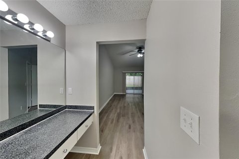 Villa ou maison à louer à Brandon, Floride: 3 chambres, 131.27 m2 № 2386697 - photo 7