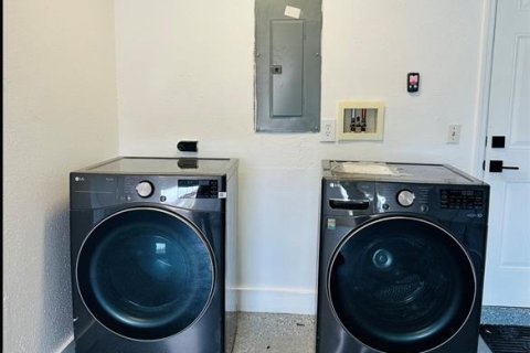 Villa ou maison à louer à Port Charlotte, Floride: 4 chambres, 209.87 m2 № 1769509 - photo 15