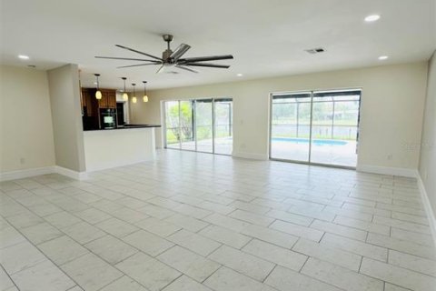 Villa ou maison à louer à Port Charlotte, Floride: 4 chambres, 209.87 m2 № 1769509 - photo 2