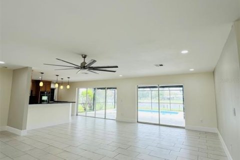 Villa ou maison à louer à Port Charlotte, Floride: 4 chambres, 209.87 m2 № 1769509 - photo 3