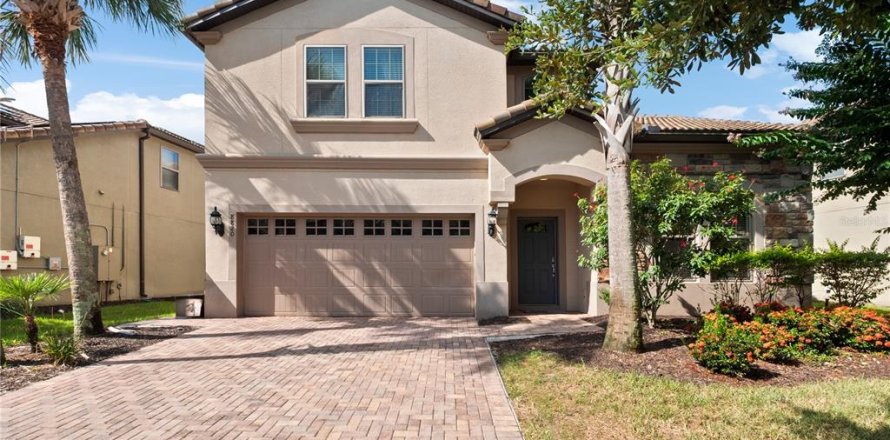 Casa en Kissimmee, Florida 8 dormitorios, 375.42 m2 № 1878253