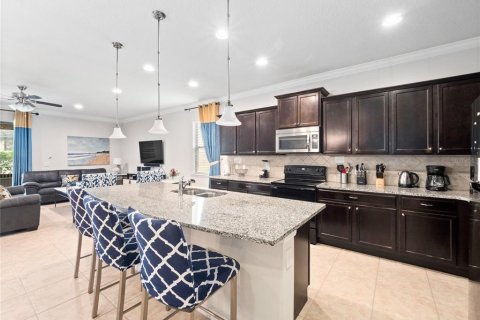 House in Kissimmee, Florida 8 bedrooms, 375.42 sq.m. № 1878253 - photo 5