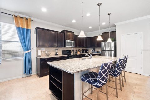 House in Kissimmee, Florida 8 bedrooms, 375.42 sq.m. № 1878253 - photo 9