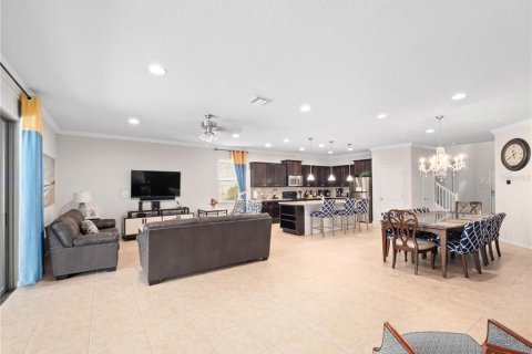 House in Kissimmee, Florida 8 bedrooms, 375.42 sq.m. № 1878253 - photo 6