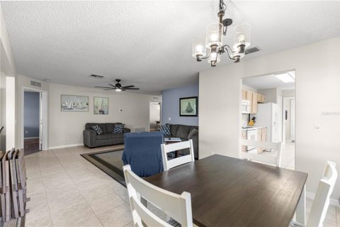 Casa en venta en Ocala, Florida, 3 dormitorios, 147.16 m2 № 2230521 - foto 4