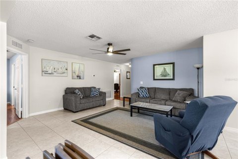 Casa en venta en Ocala, Florida, 3 dormitorios, 147.16 m2 № 2230521 - foto 5