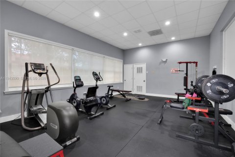 Townhouse in Miami, Florida 3 bedrooms, 134.34 sq.m. № 2003349 - photo 26