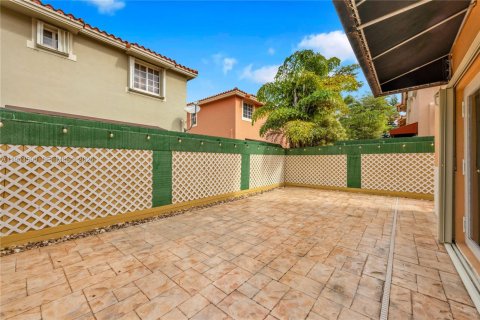 Townhouse in Miami, Florida 3 bedrooms, 134.34 sq.m. № 2003349 - photo 10
