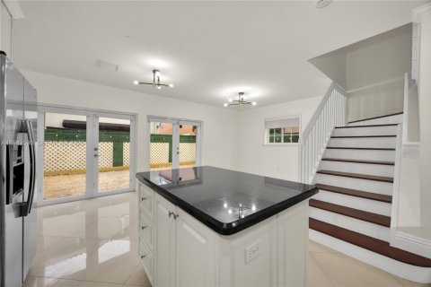 Townhouse in Miami, Florida 3 bedrooms, 134.34 sq.m. № 2003349 - photo 8