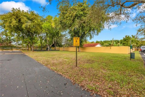 Townhouse in Miami, Florida 3 bedrooms, 134.34 sq.m. № 2003349 - photo 28
