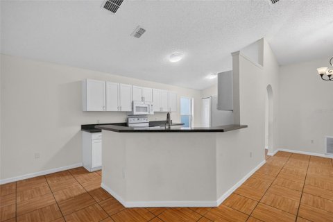 Купить виллу или дом в Апопка, Флорида 5 комнат, 151.99м2, № 2425957 - фото 11