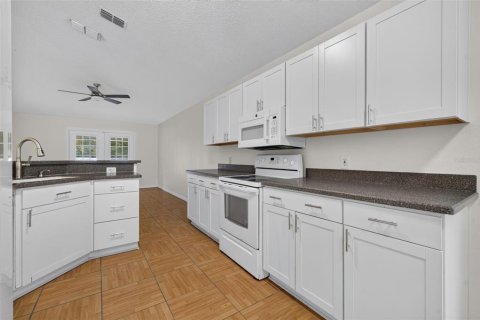 Купить виллу или дом в Апопка, Флорида 5 комнат, 151.99м2, № 2425957 - фото 17