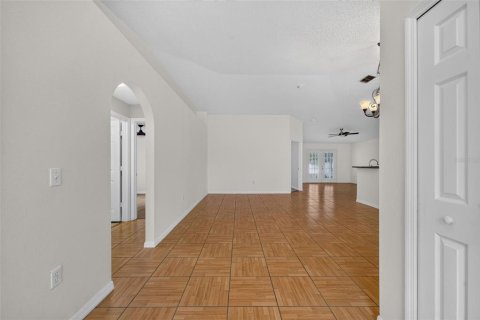 Купить виллу или дом в Апопка, Флорида 5 комнат, 151.99м2, № 2425957 - фото 5