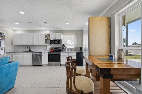 Villa ou maison à vendre à Port Charlotte, Floride: 2 chambres, 98.1 m2 № 2207128 - photo 6