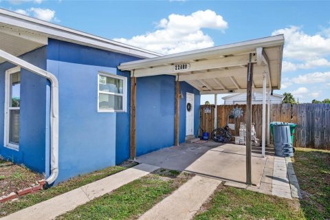 Villa ou maison à vendre à Port Charlotte, Floride: 2 chambres, 98.1 m2 № 2207128 - photo 26