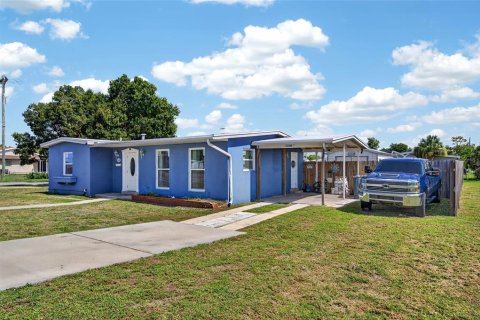 Villa ou maison à vendre à Port Charlotte, Floride: 2 chambres, 98.1 m2 № 2207128 - photo 29