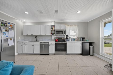 Villa ou maison à vendre à Port Charlotte, Floride: 2 chambres, 98.1 m2 № 2207128 - photo 8