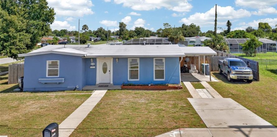 Villa ou maison à Port Charlotte, Floride 2 chambres, 98.1 m2 № 2207128