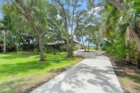 Casa en venta en New Smyrna Beach, Florida, 3 dormitorios, 168.34 m2 № 1815002 - foto 6