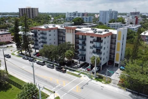 Снять в аренду кондоминиум в Норт-Майами, Флорида 1 спальня, 67.35м2, № 2064477 - фото 5