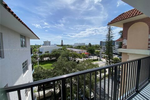 Снять в аренду кондоминиум в Норт-Майами, Флорида 1 спальня, 67.35м2, № 2064477 - фото 9