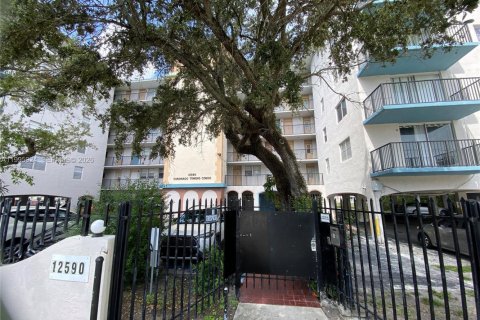 Снять в аренду кондоминиум в Норт-Майами, Флорида 1 спальня, 67.35м2, № 2064477 - фото 2