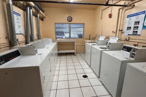 Снять в аренду кондоминиум в Норт-Майами, Флорида 1 спальня, 67.35м2, № 2064477 - фото 27