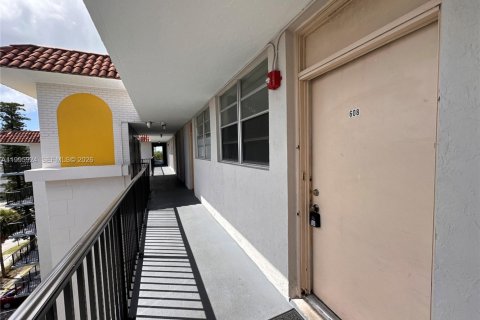 Снять в аренду кондоминиум в Норт-Майами, Флорида 1 спальня, 67.35м2, № 2064477 - фото 7