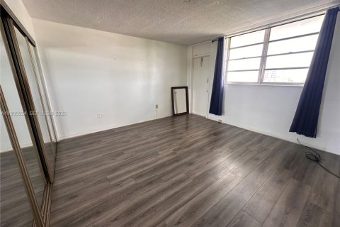 Снять в аренду кондоминиум в Норт-Майами, Флорида 1 спальня, 67.35м2, № 2064477 - фото 19