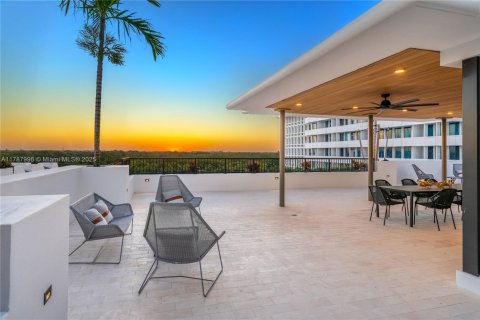 Copropriété à louer à Coral Gables, Floride: 2 chambres, 166.3 m2 № 2022512 - photo 17
