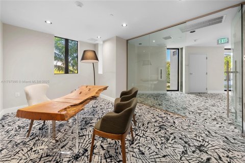 Copropriété à louer à Coral Gables, Floride: 2 chambres, 166.3 m2 № 2022512 - photo 14