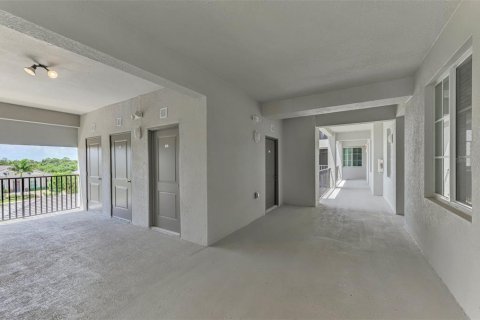 Condo in Venice, Florida, 2 bedrooms in WELLEN PARK № 2221577 - photo 6