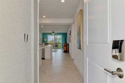 Condo in Venice, Florida, 2 bedrooms in WELLEN PARK № 2221577 - photo 8