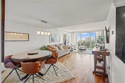 Condo in Aventura, Florida, 2 bedrooms  № 1711729 - photo 4
